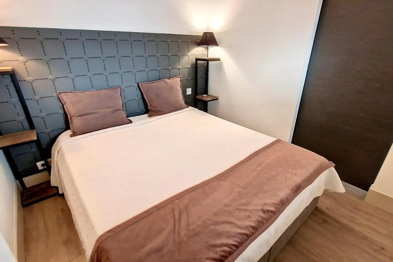 Henri Camille Real Estate- Miramar - One Bedroom Apt - Croisette Sea View 戛纳 法国